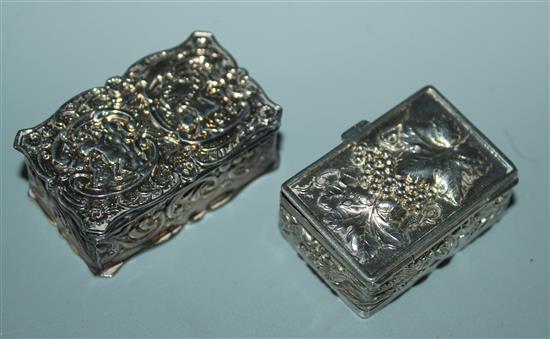 2 silver snuff boxes